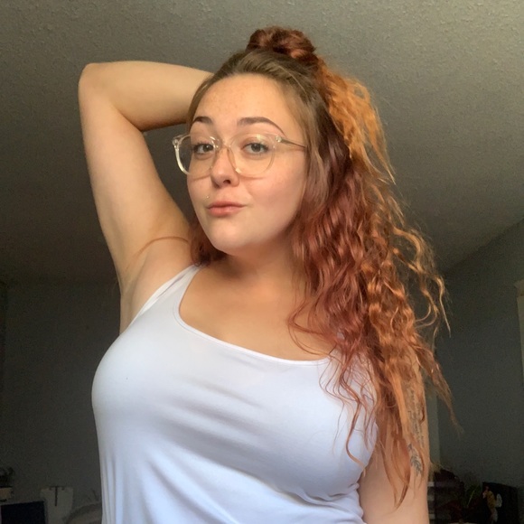 Meet your Posher, Mackenzie - Picture 1 of 1